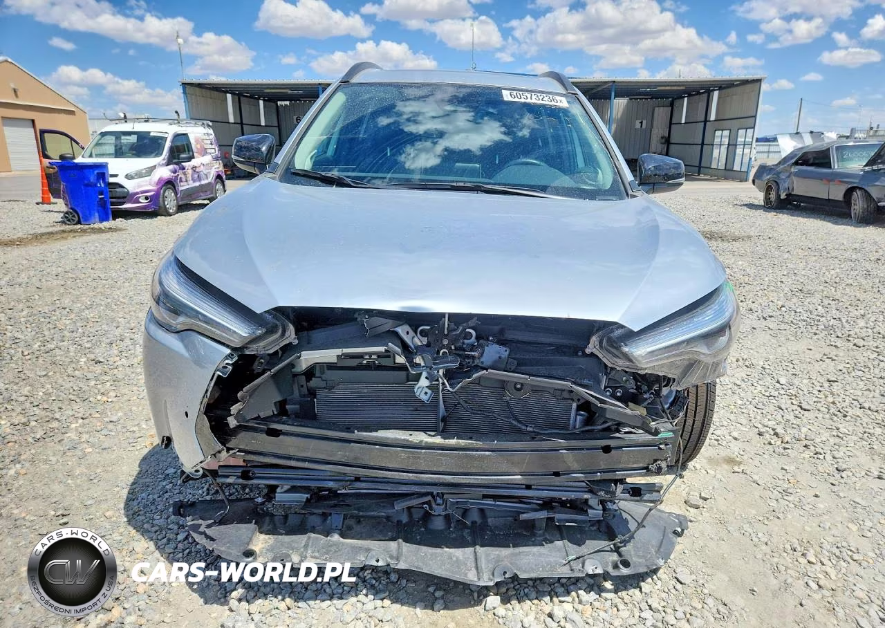 2025 Toyota Corolla Cross Xle VIN:7MUDAABG3SV134442 - 5