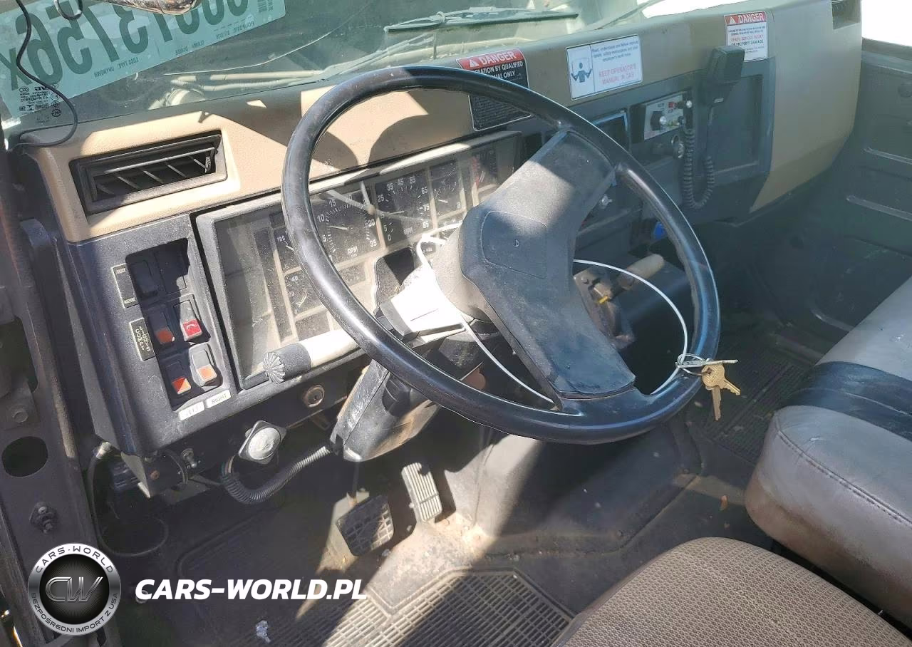 1995 International 4000 4700 - Utility - Service Truck VIN:1HTSCACL2SH633392 - 8