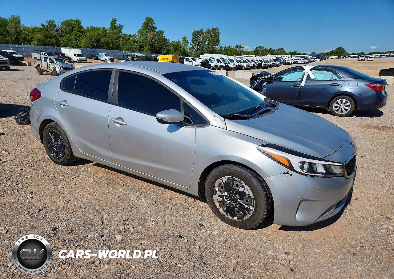 2018 Kia Forte Lx VIN:3KPFK4A78JE271792 - 4