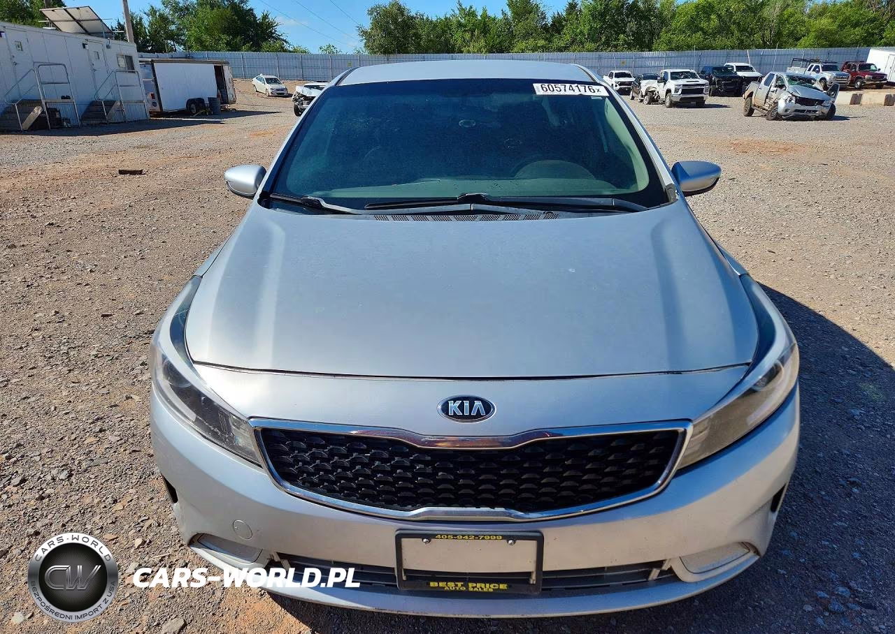 2018 Kia Forte Lx VIN:3KPFK4A78JE271792 - 5