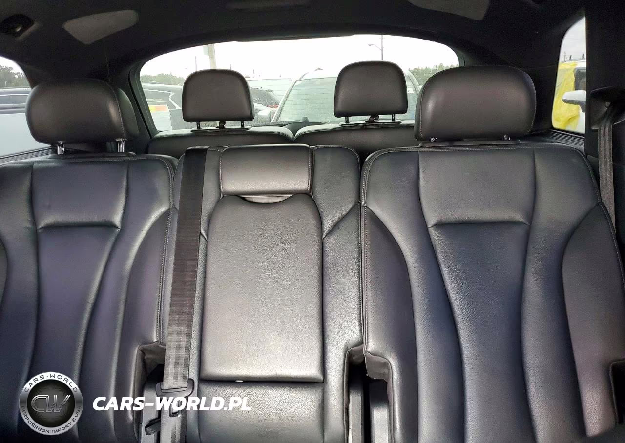 2018 Audi Q7 Premium Plus VIN:WA1LAAF77JD041055 - 10