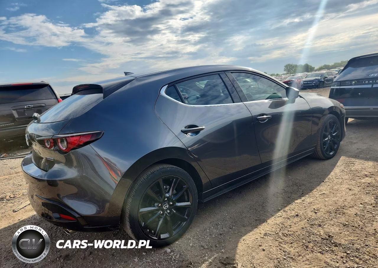 2022 Mazda 3 Premium VIN:JM1BPAML2N1513430 - 3