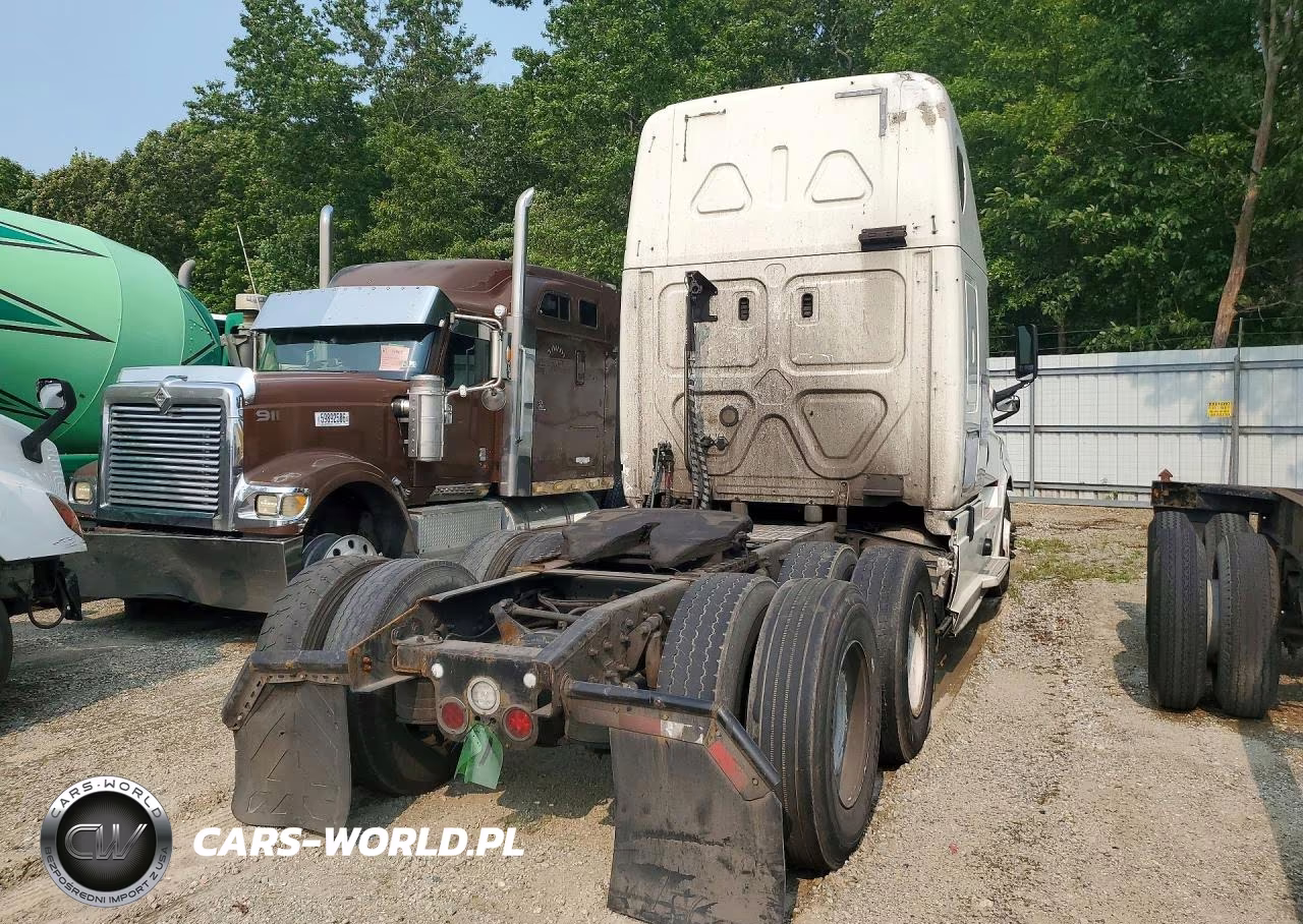 2018 Freightliner Cascadia 126 Semi Truck VIN:3AKJHHDR5JSJR0332 - 3