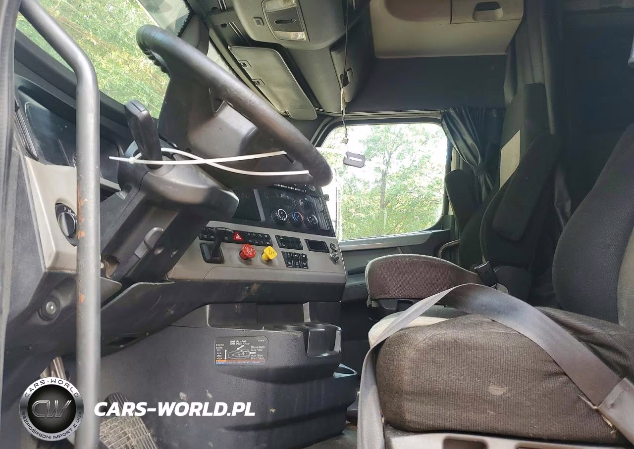 2018 Freightliner Cascadia 126 Semi Truck VIN:3AKJHHDR5JSJR0332 - 7
