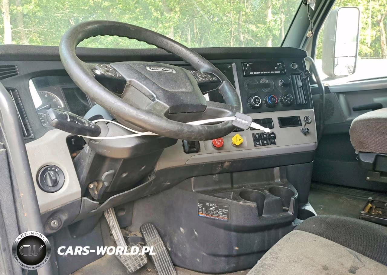 2018 Freightliner Cascadia 126 Semi Truck VIN:3AKJHHDR5JSJR0332 - 8