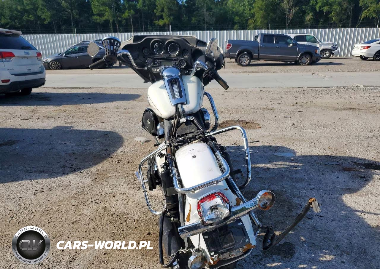 2008 Harley-Davidson Flhtcui VIN:1HD1FC4128Y674766 - 4