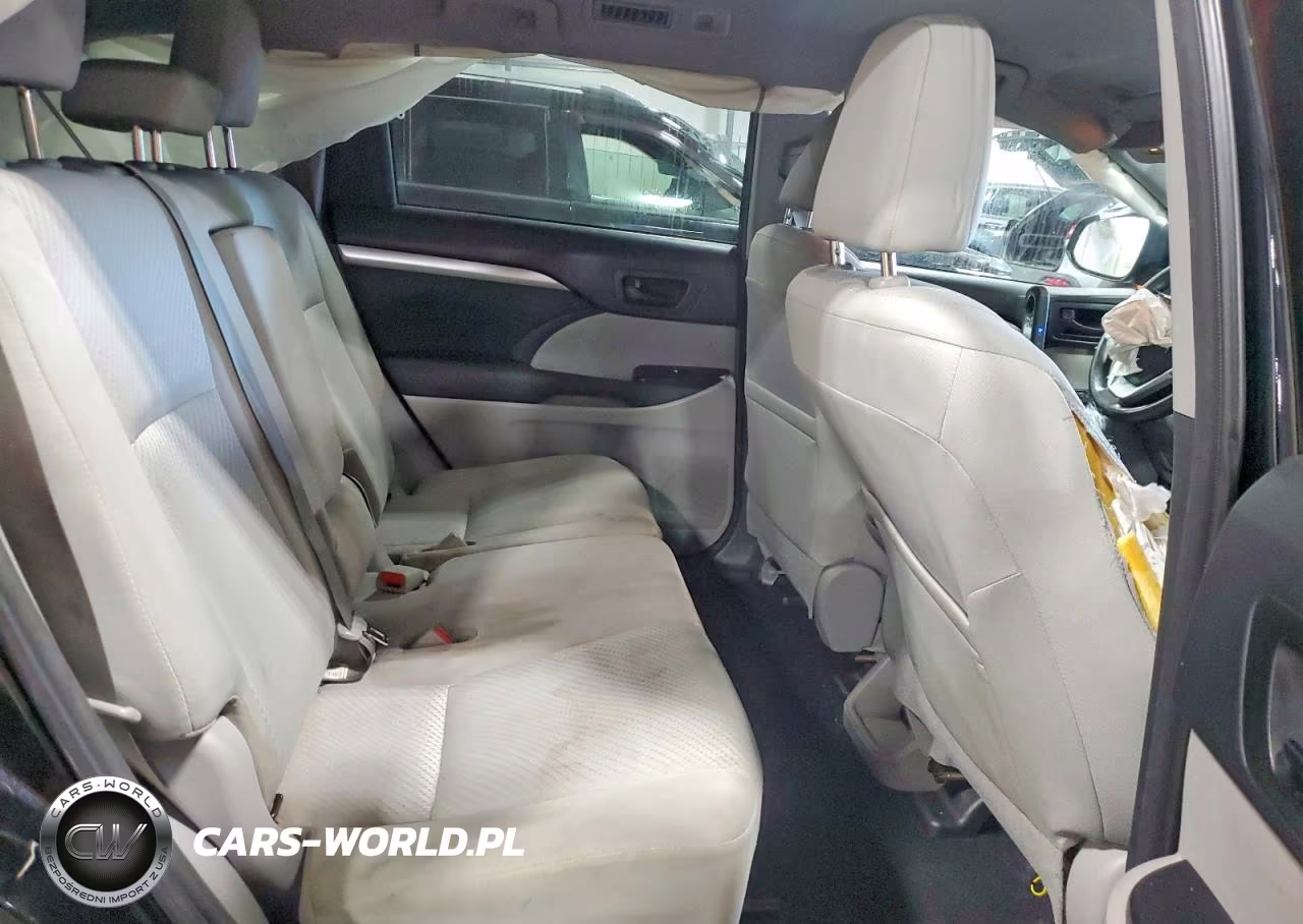 2018 Toyota Highlander Le VIN:5TDBZRFH1JS886246 - 10