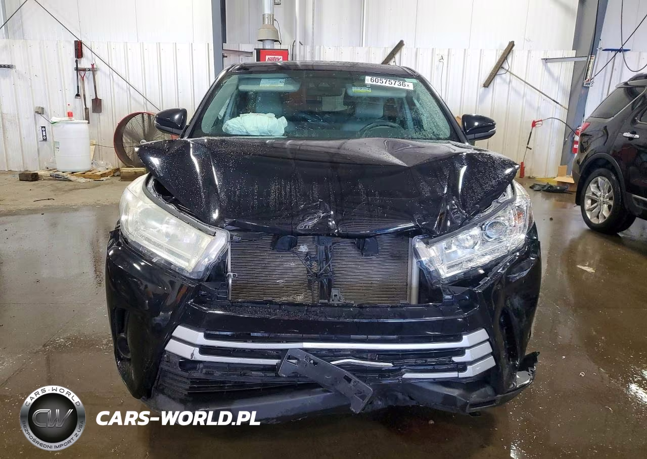 2018 Toyota Highlander Le VIN:5TDBZRFH1JS886246 - 5