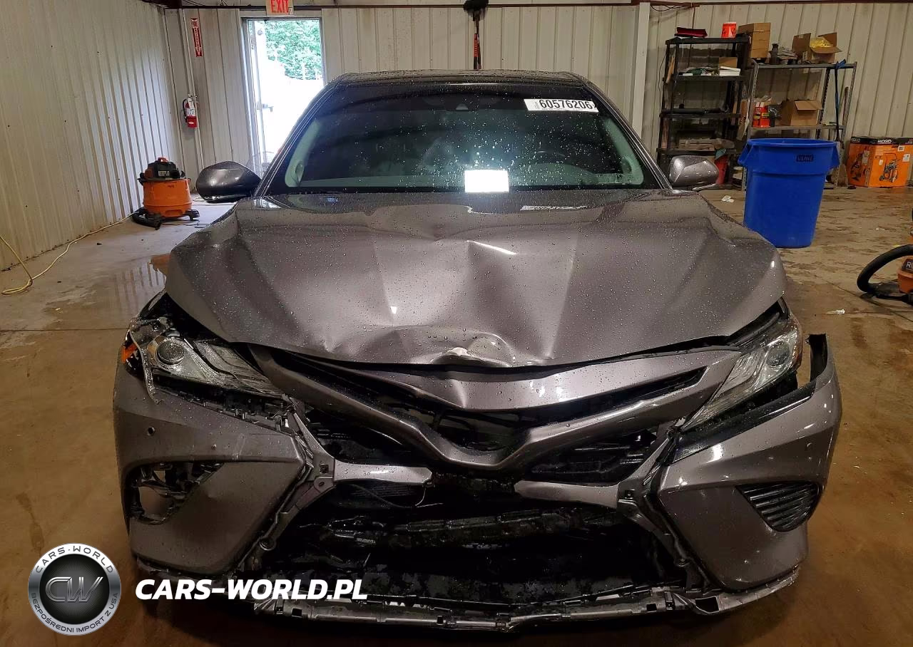 2018 Toyota Camry Xse VIN:4T1B61HKXJU136175 - 5