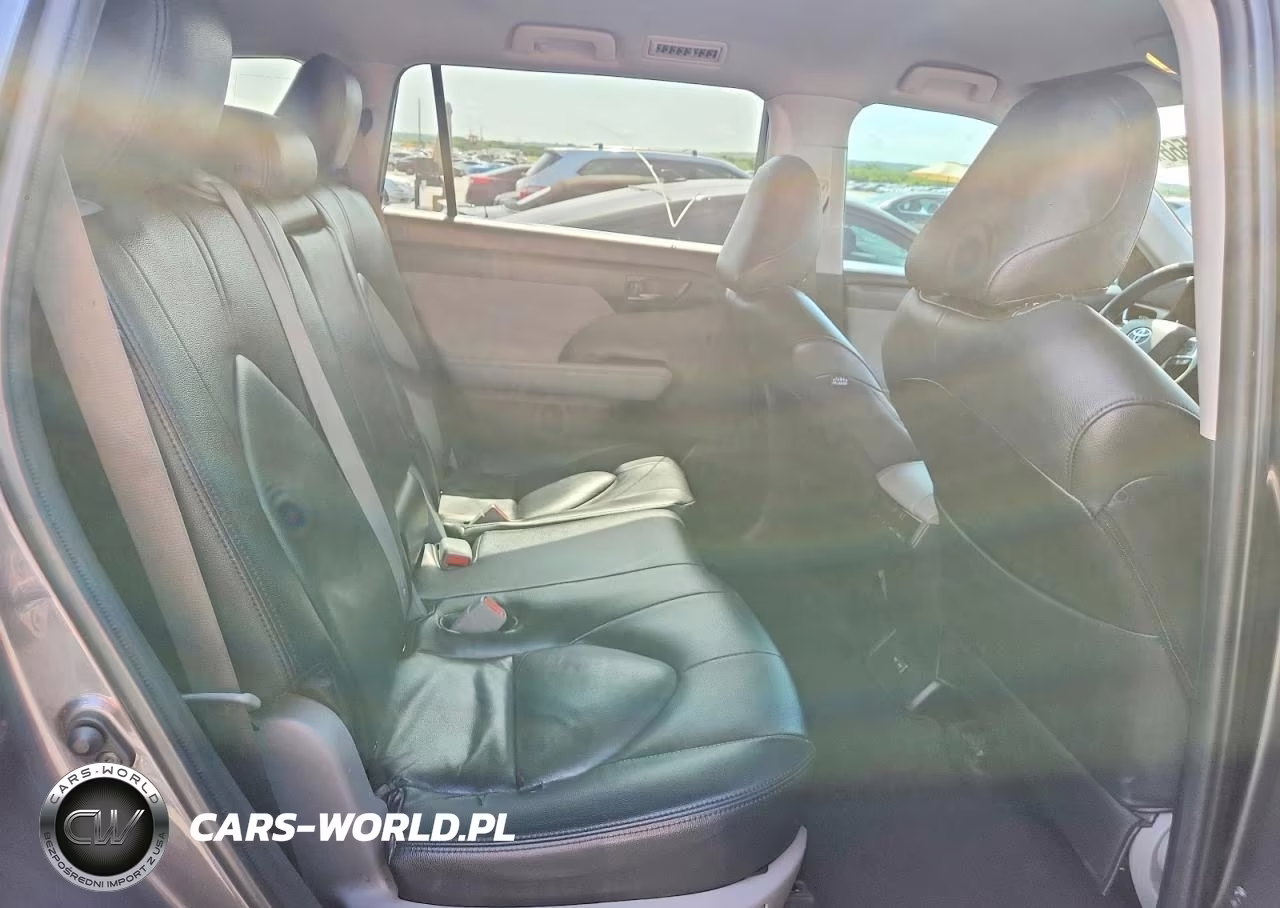 2022 Toyota Highlander Le VIN:5TDZZRAH8NS542361 - 11