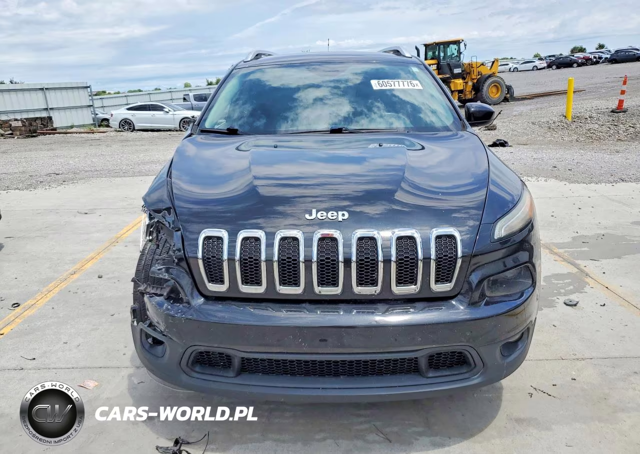 2015 Jeep Cherokee Latitude VIN:1C4PJLCB5FW766161 - 5