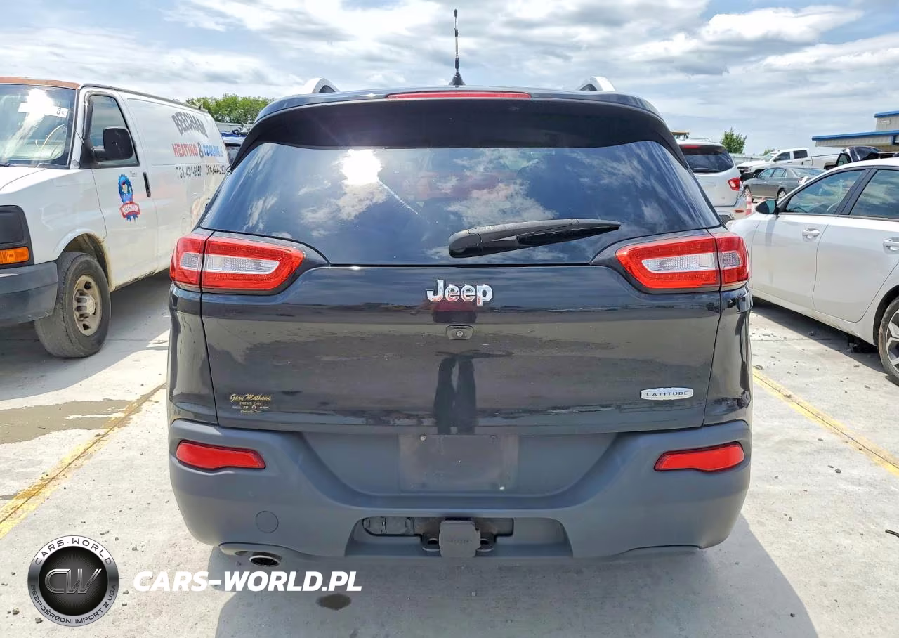 2015 Jeep Cherokee Latitude VIN:1C4PJLCB5FW766161 - 6