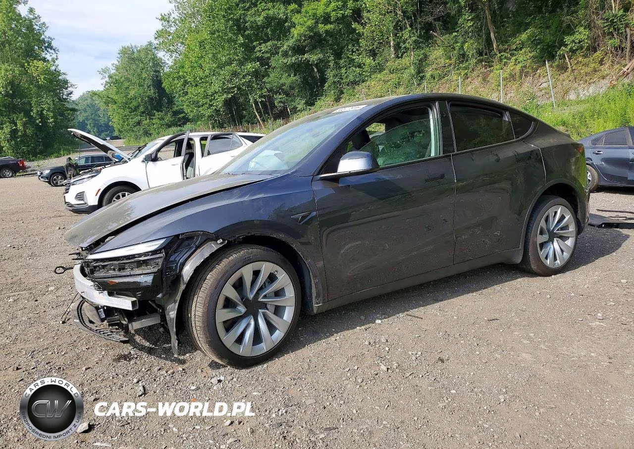 2026 Tesla Model Y VIN:7SAYGDED3TA432718 - 1