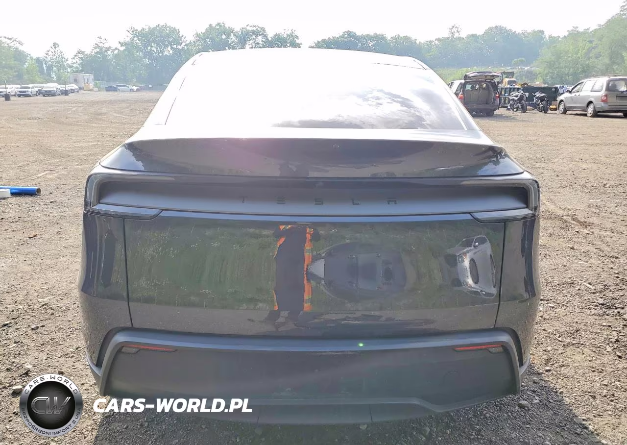 2026 Tesla Model Y VIN:7SAYGDED3TA432718 - 6