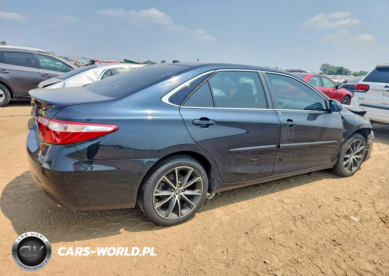 2017 Toyota Camry Xse VIN:4T1BF1FK8HU777757 - 3