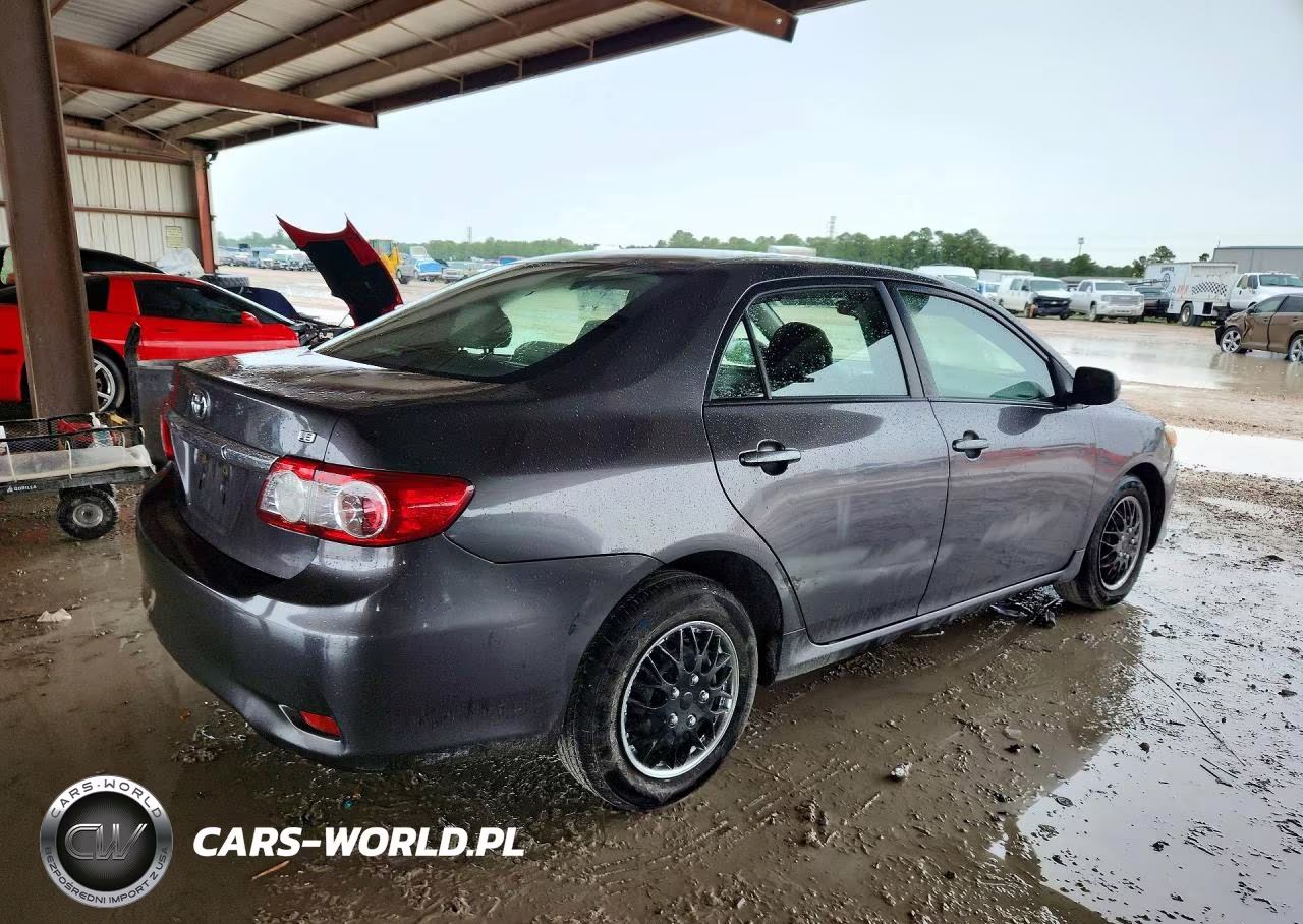 2011 Toyota Corolla Le VIN:JTDBU4EE2BJ095876 - 3