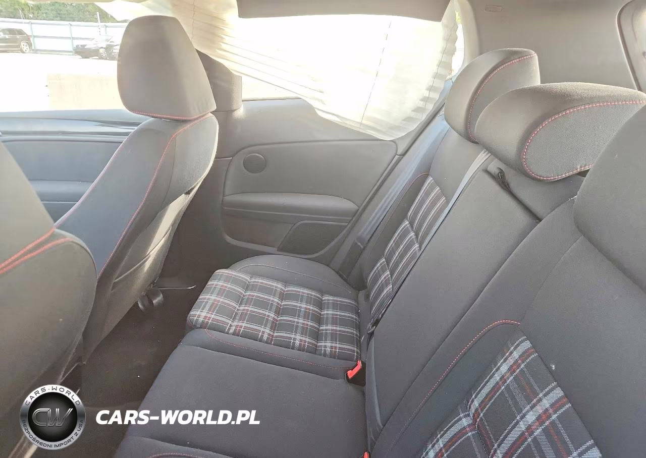 2011 Volkswagen Gti VIN:WVWEV7AJ4BW338914 - 10
