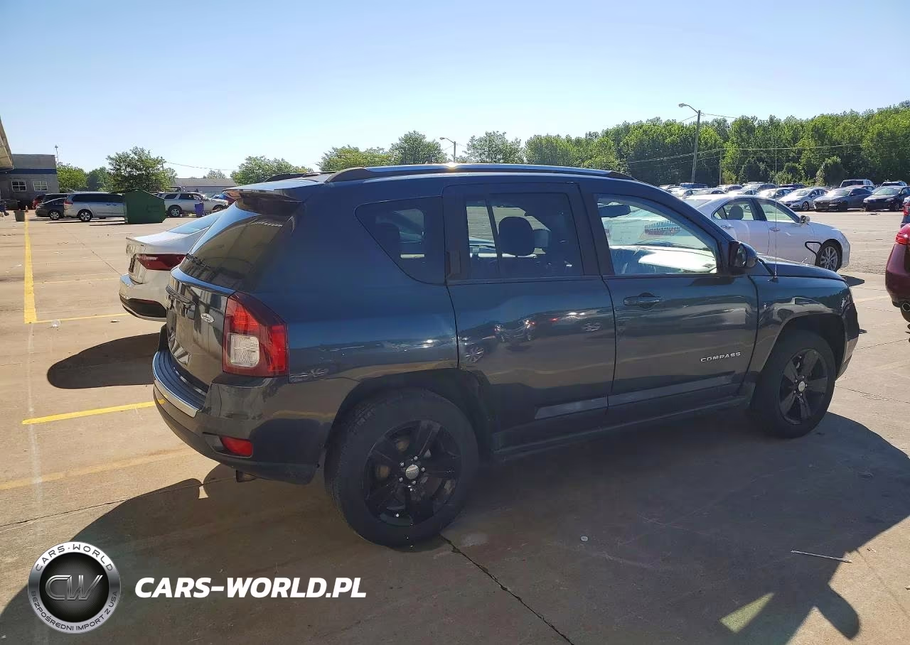 2015 Jeep Compass Latitude VIN:1C4NJCEA2FD111205 - 3