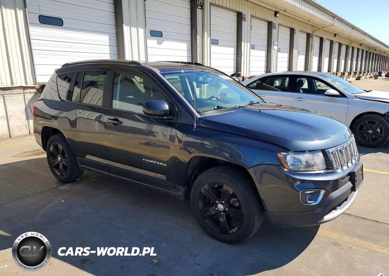 2015 Jeep Compass Latitude VIN:1C4NJCEA2FD111205 - 4