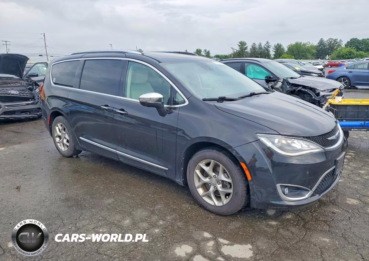 2018 Chrysler Pacifica VIN:2C4RC1GG2JR330768 - 4