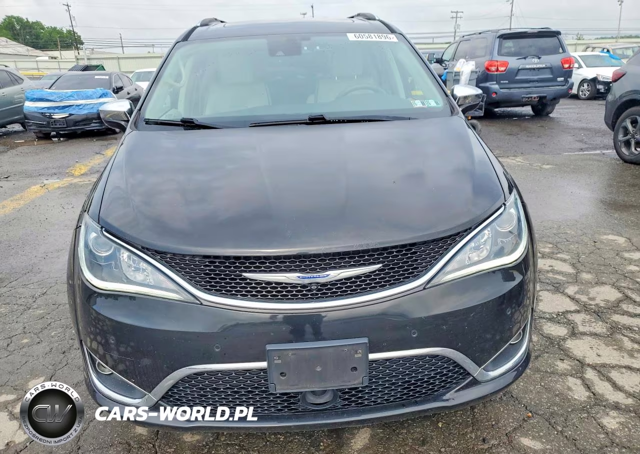 2018 Chrysler Pacifica VIN:2C4RC1GG2JR330768 - 5