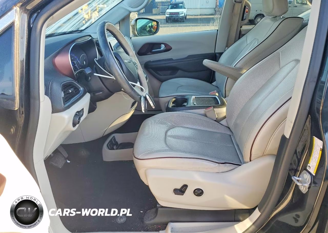 2018 Chrysler Pacifica VIN:2C4RC1GG2JR330768 - 7