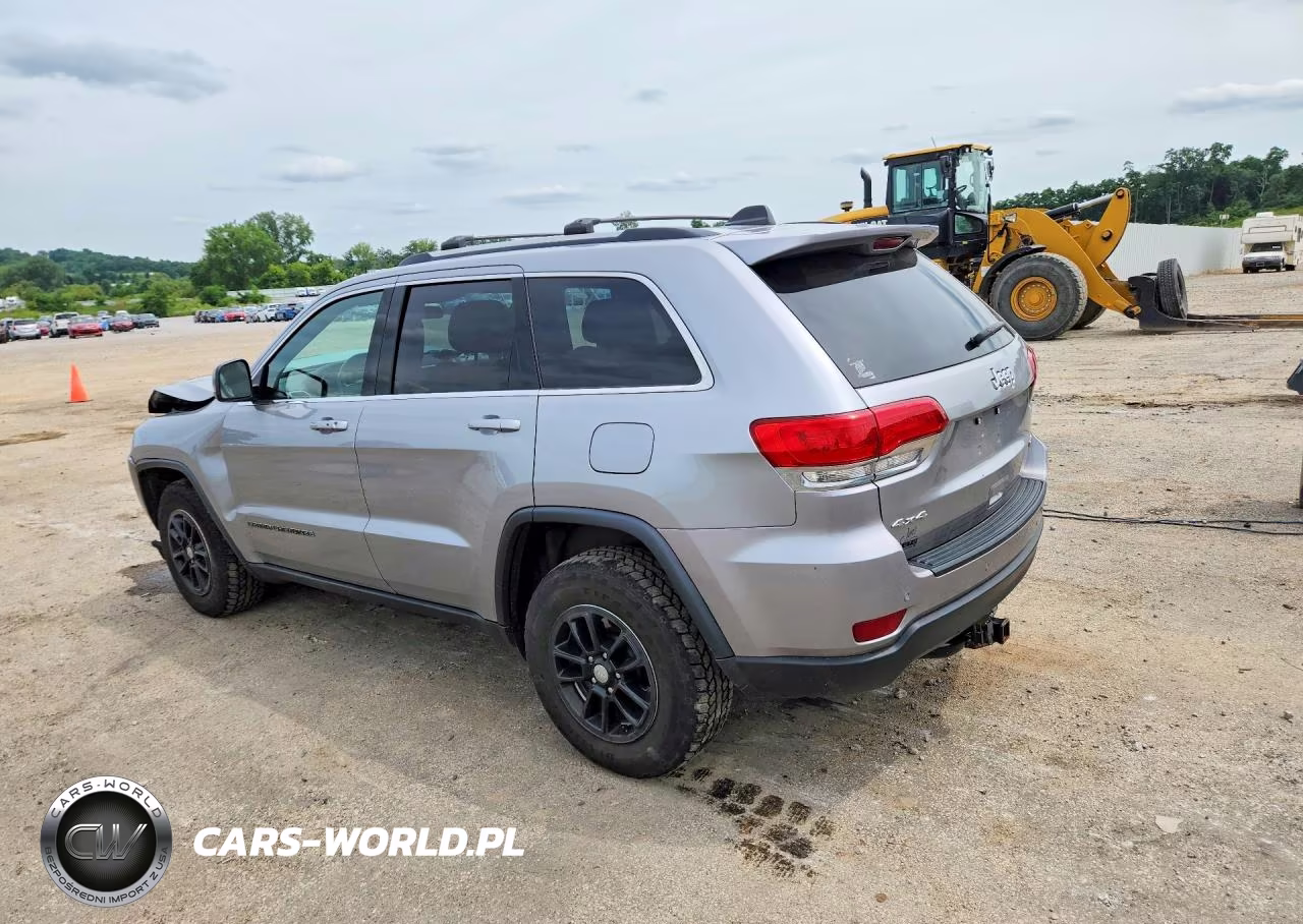 2018 Jeep Grand Cherokee Laredo VIN:1C4RJFAG0JC102823 - 2
