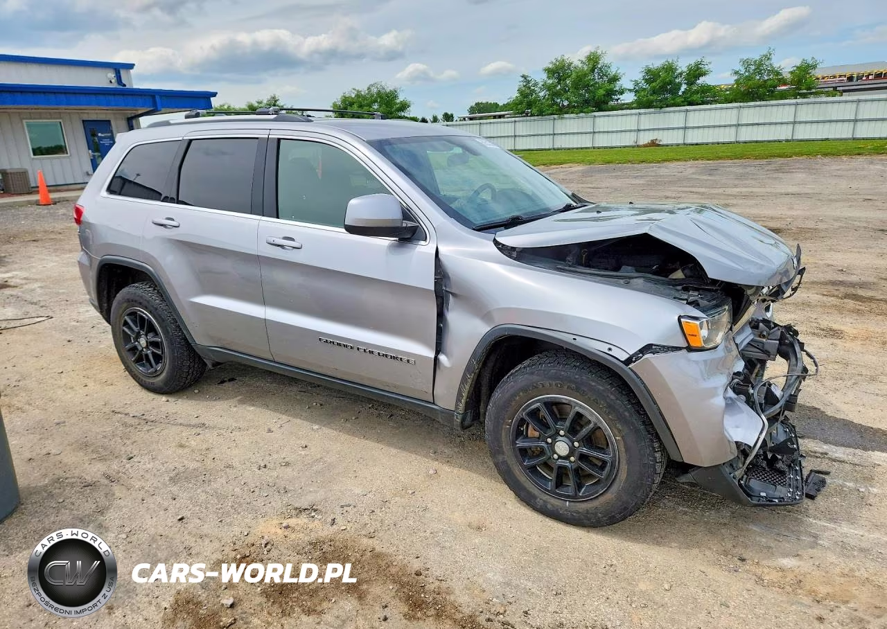2018 Jeep Grand Cherokee Laredo VIN:1C4RJFAG0JC102823 - 4