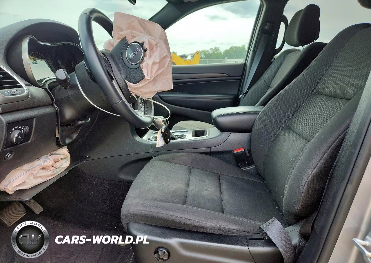 2018 Jeep Grand Cherokee Laredo VIN:1C4RJFAG0JC102823 - 7
