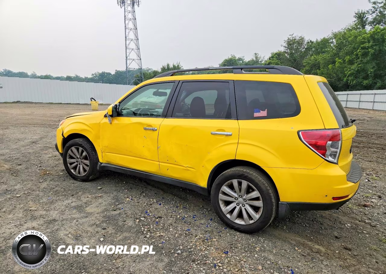 2013 Subaru Forester 2.5X Premium VIN:JF2SHADC8DH422635 - 2