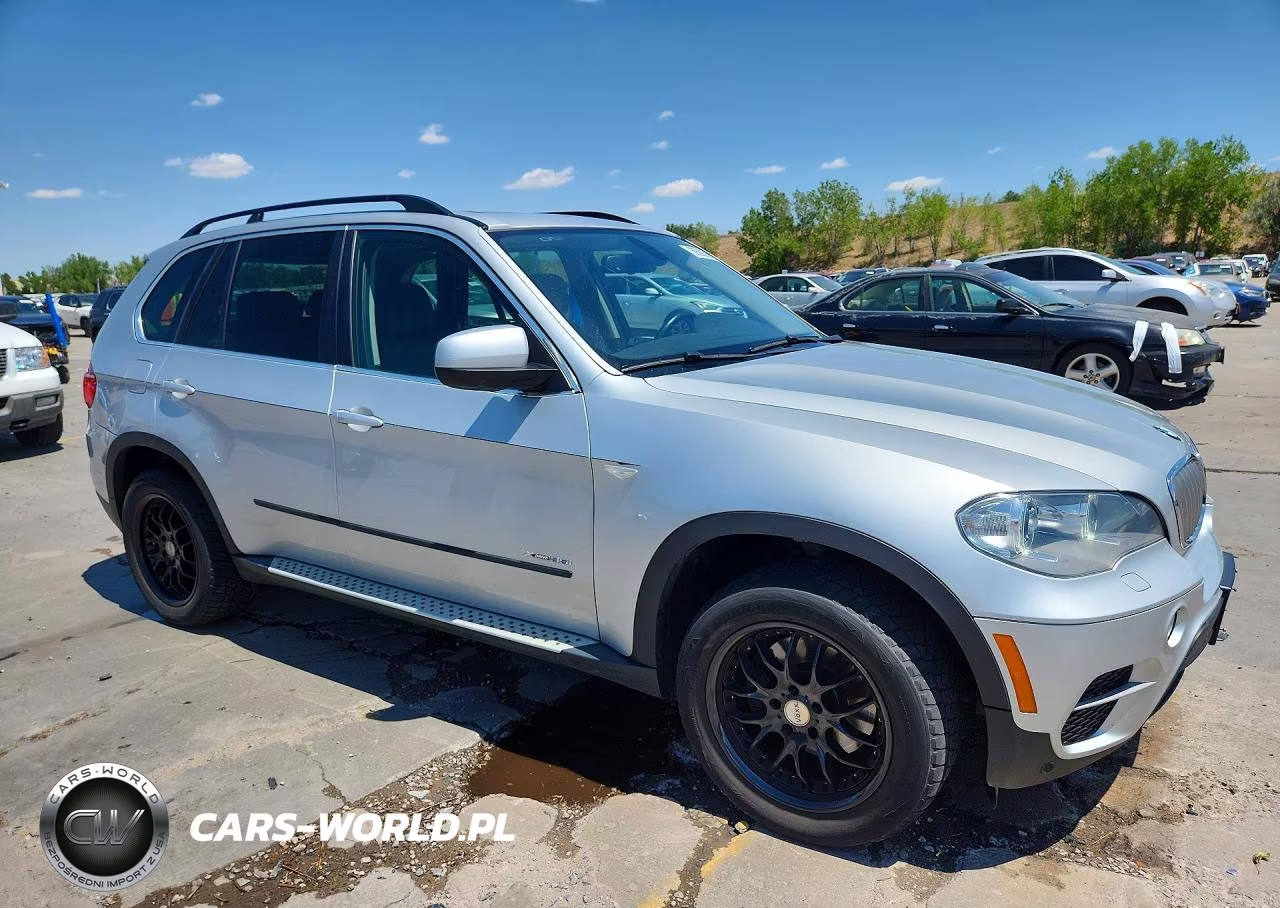 2013 BMW X5 xDrive35I VIN:5UXZV4C54D0E08256 - 4