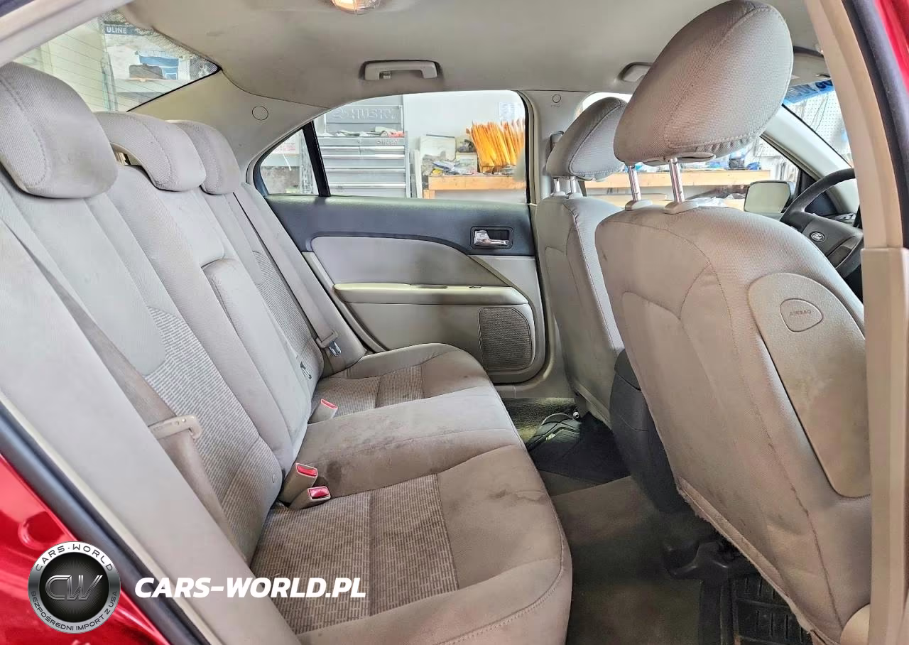 2010 Ford Fusion S VIN:3FAHP0GA7AR427096 - 10