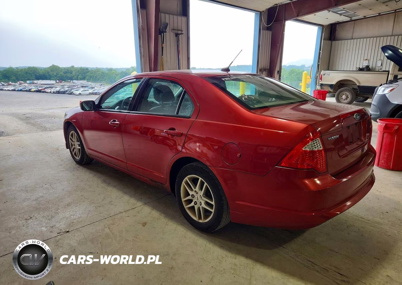 2010 Ford Fusion S VIN:3FAHP0GA7AR427096 - 2