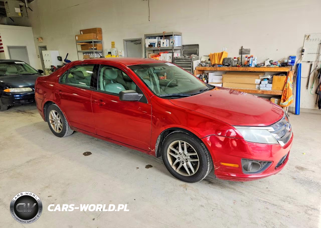 2010 Ford Fusion S VIN:3FAHP0GA7AR427096 - 4