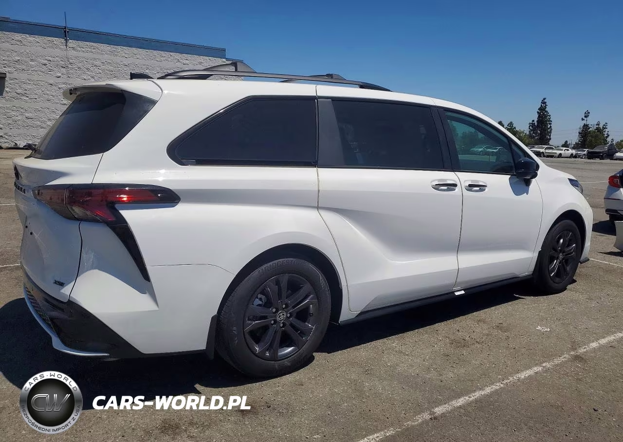 2026 Toyota Sienna Xse VIN:5TDXSKFC1TS228645 - 3