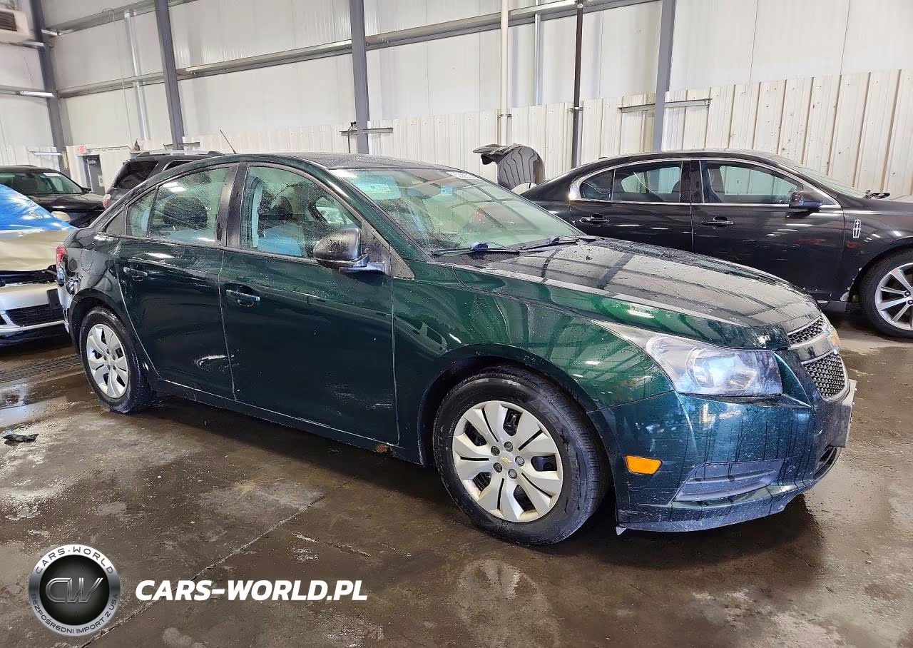 2014 Chevrolet Cruze Ls VIN:1G1PA5SH6E7238714 - 4