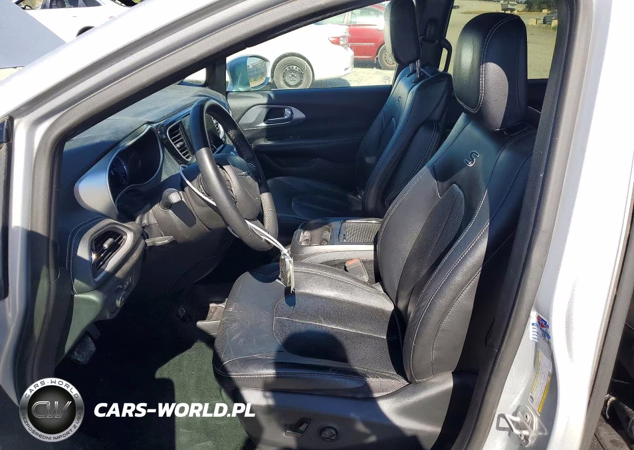 2022 Chrysler Pacifica Hybrid Touring L VIN:2C4RC1L74NR183655 - 7