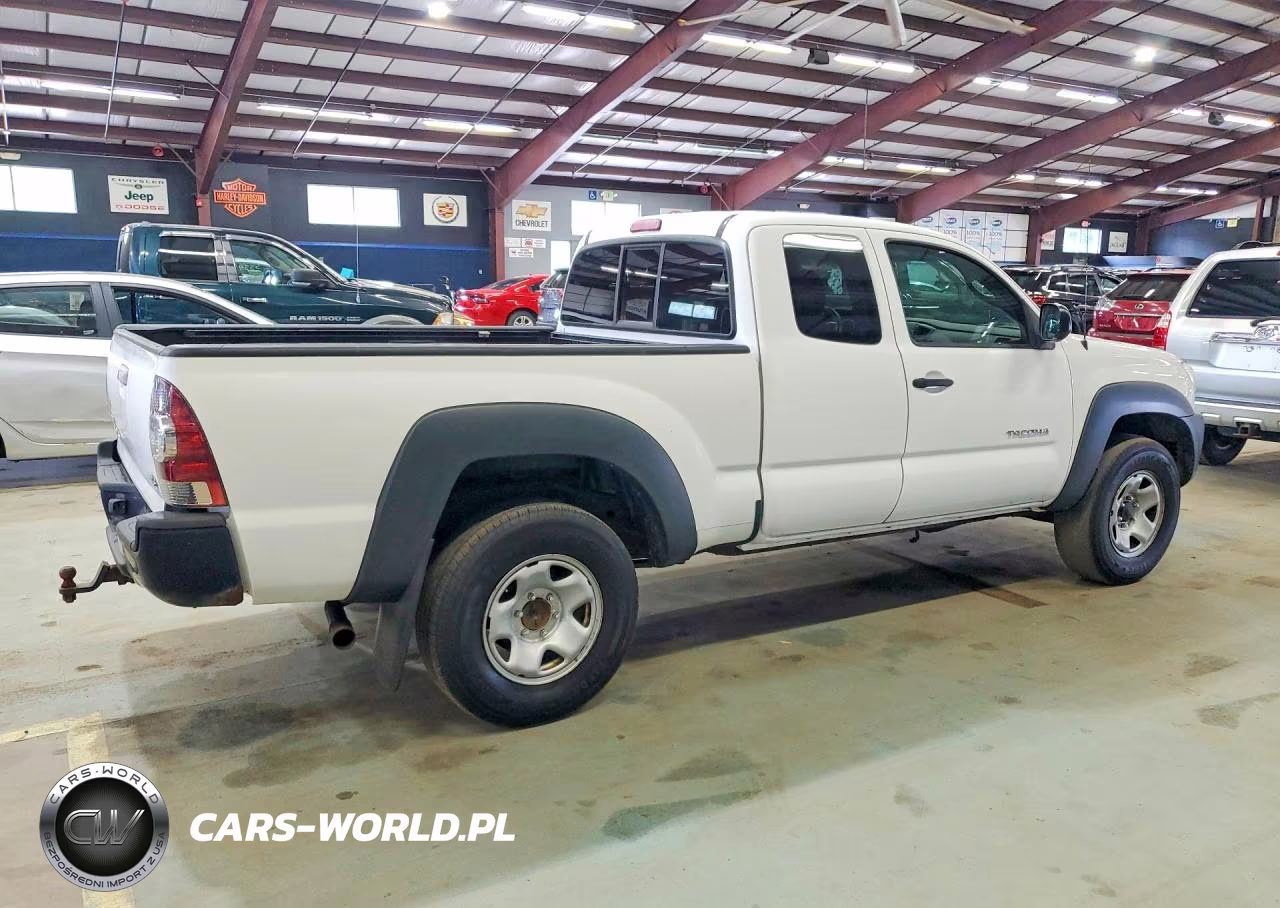 2011 Toyota Tacoma Access Cab VIN:5TFUU4ENXBX015570 - 3