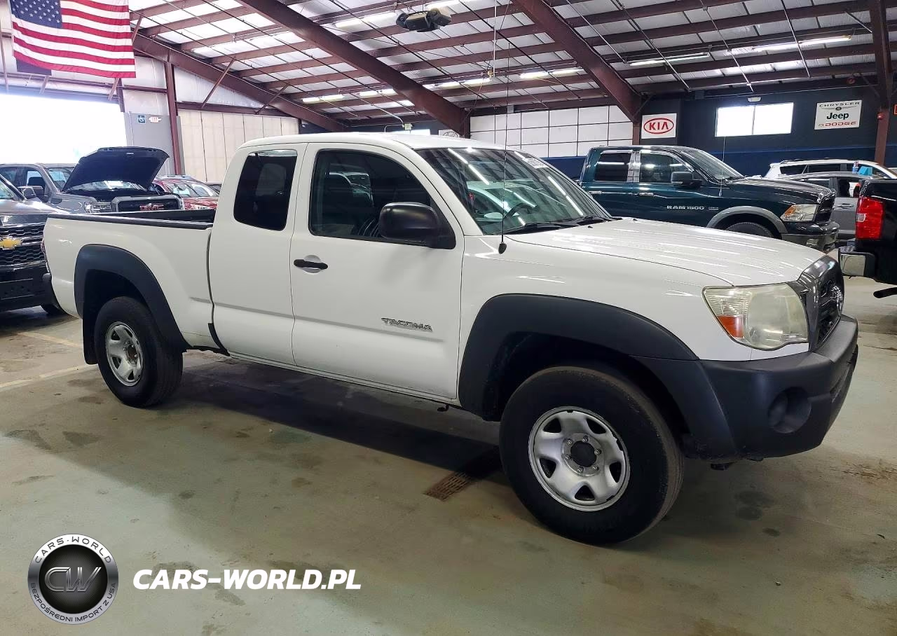 2011 Toyota Tacoma Access Cab VIN:5TFUU4ENXBX015570 - 4