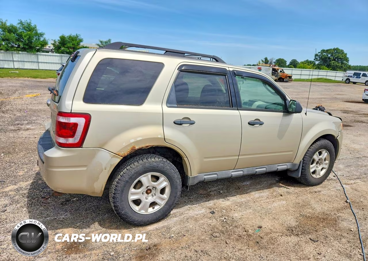 2010 Ford Escape Xlt VIN:1FMCU9D72AKA91593 - 3