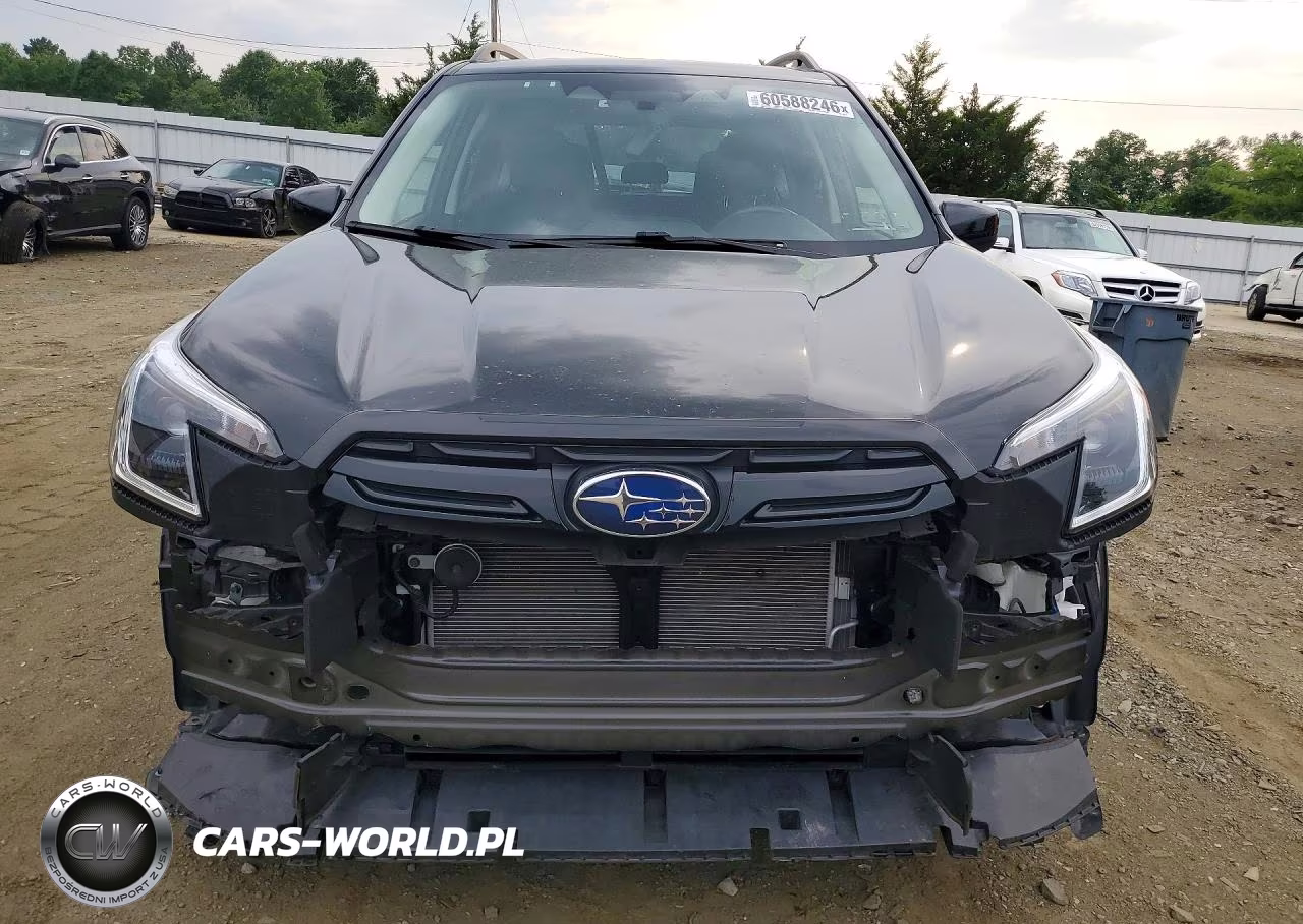 2023 Subaru Forester Premium VIN:JF2SKADC3PH528514 - 5