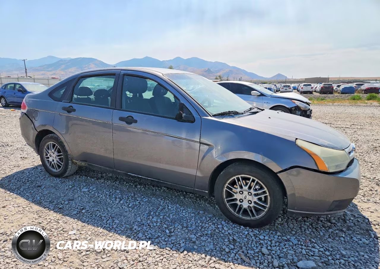 2011 Ford Focus Se VIN:1FAHP3FN2BW119323 - 4