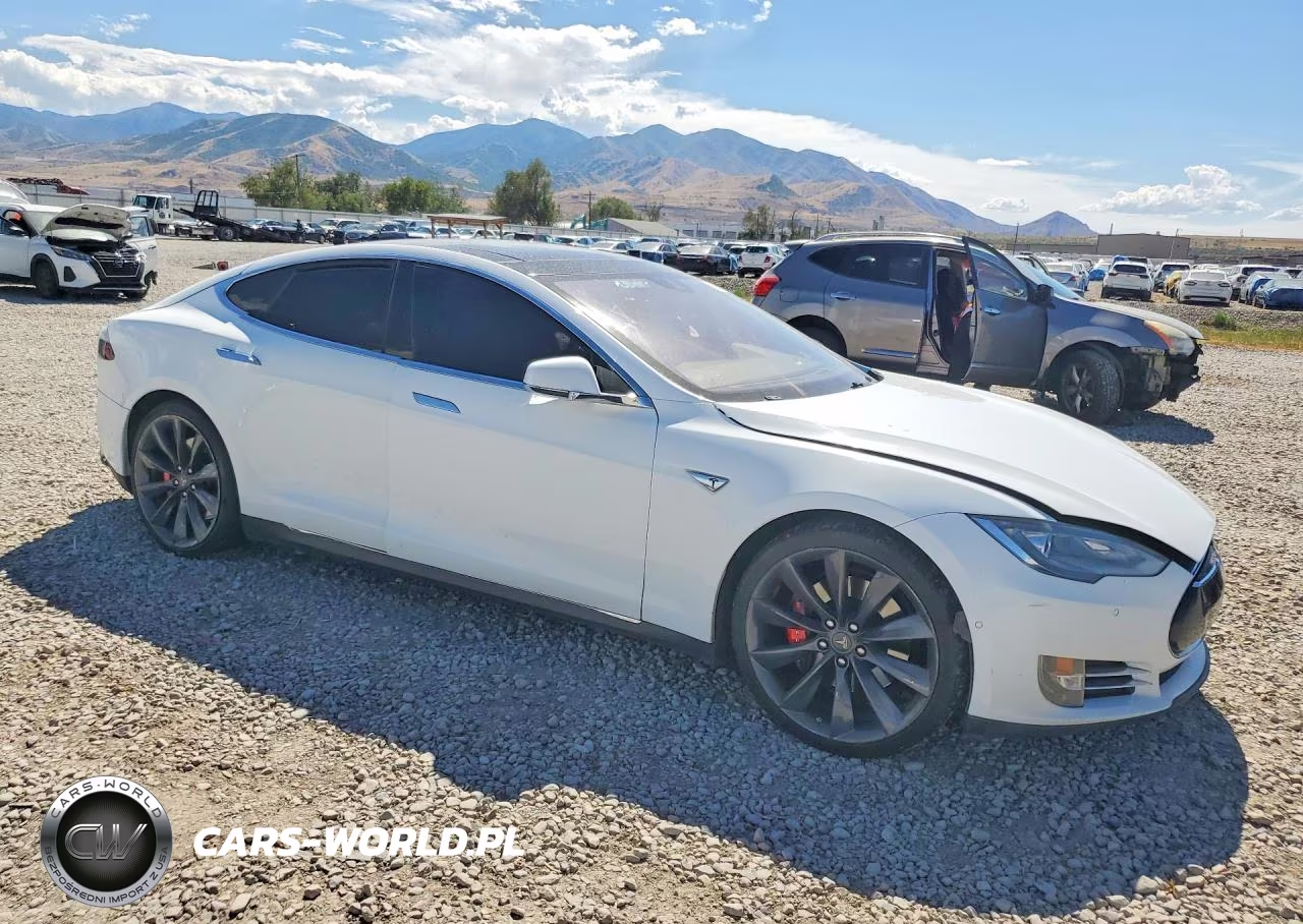 2015 Tesla Model S 85D VIN:5YJSA4H27FFP74274 - 4