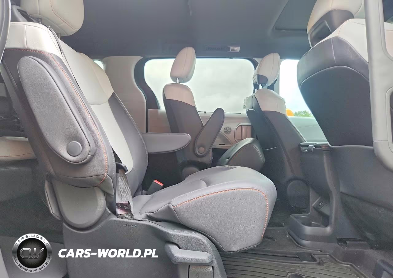 2024 Toyota Sienna Xse VIN:5TDDSKFC9RS144052 - 10