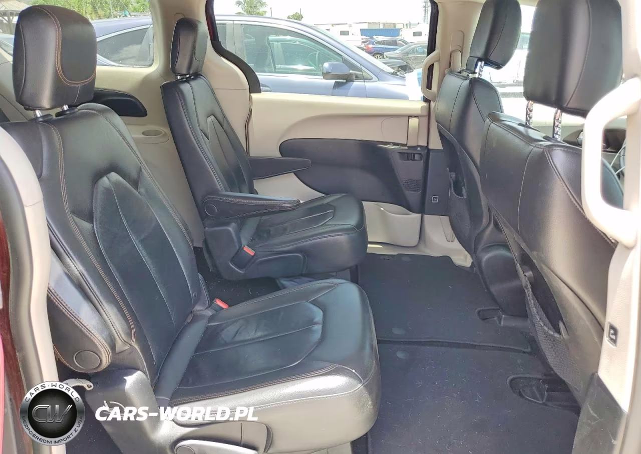 2017 Chrysler Pacifica Touring L VIN:2C4RC1BGXHR523462 - 11