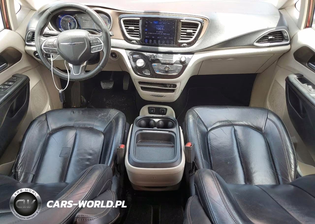 2017 Chrysler Pacifica Touring L VIN:2C4RC1BGXHR523462 - 8