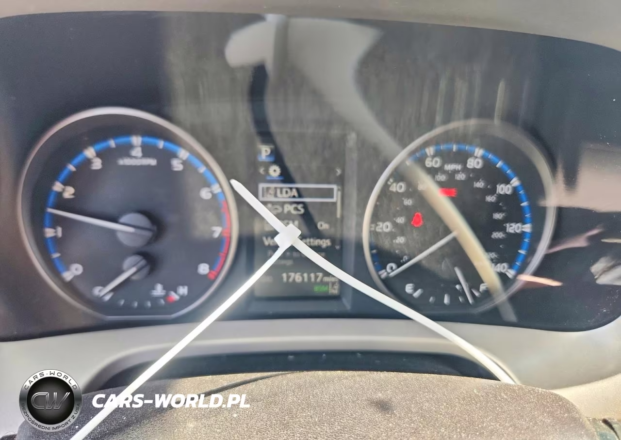 2018 Toyota Rav4 Xle VIN:2T3WFREVXJW425496 - 9