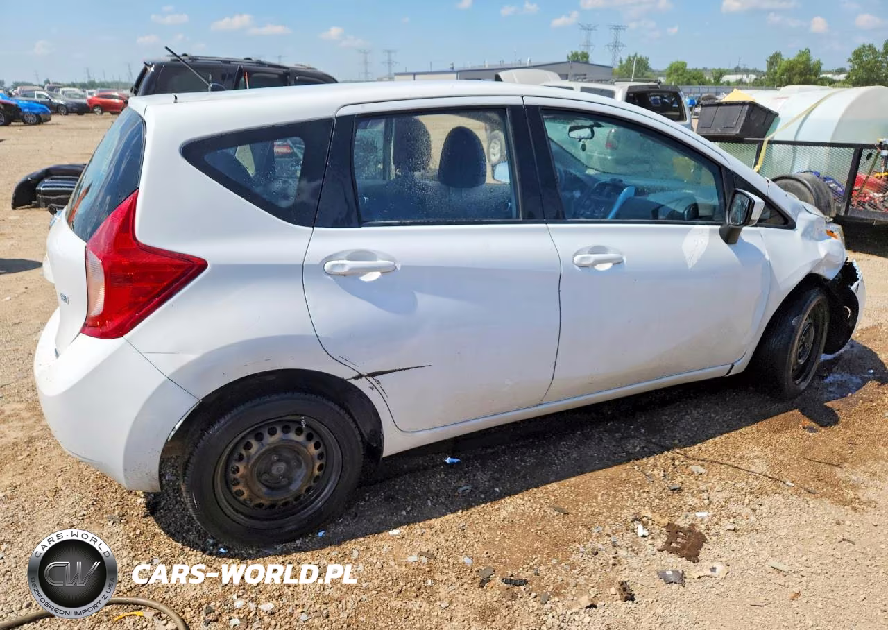 2015 Nissan Versa Note Sv VIN:3N1CE2CP8FL421630 - 3