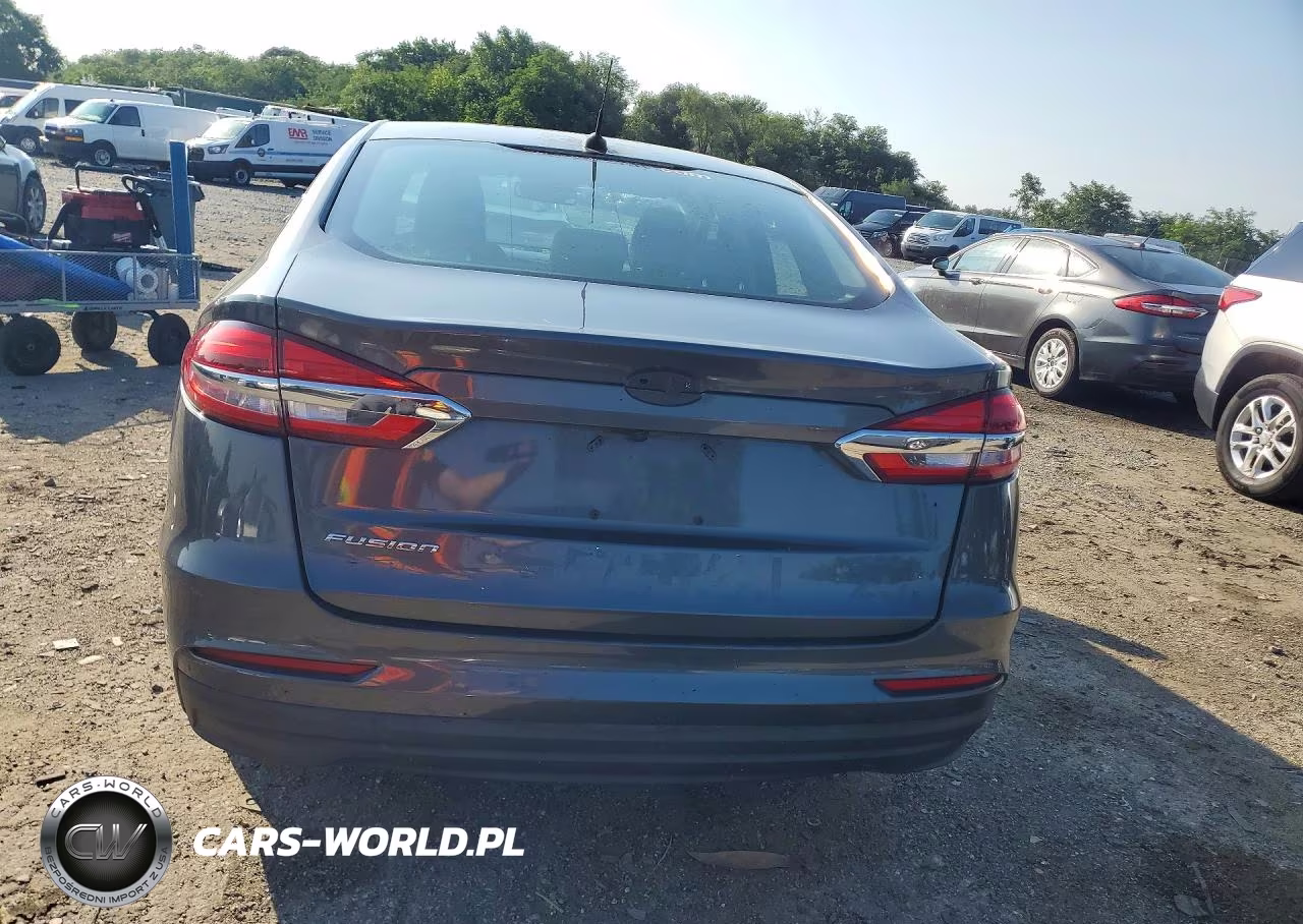 2019 Ford Fusion S VIN:3FA6P0G76KR102422 - 6
