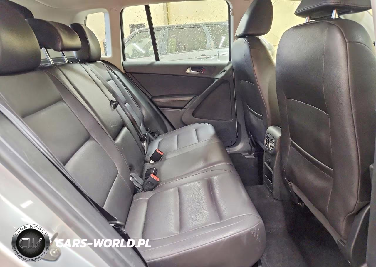 2016 Volkswagen Tiguan S VIN:WVGAV7AX3GW529083 - 11